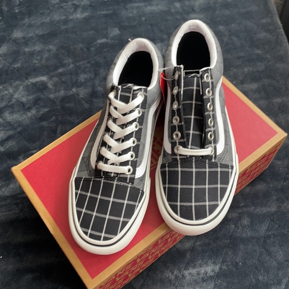 Vans women’s Old Skool platform plaid NWB - Picture 4 of 6